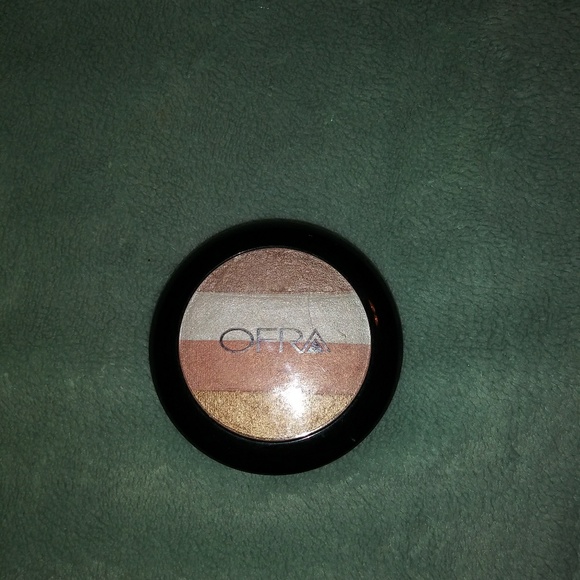 Makeup / New no tags - Picture 1 of 1